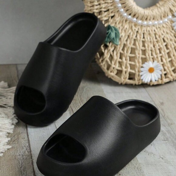 Black Fashionable Women's Anti-Slip Slippers - Picture 4 of 7